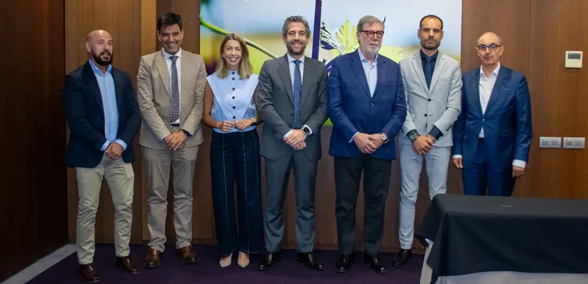 Miembros de la Comisión Ejecutiva de Iberaval durante una reunión institucional