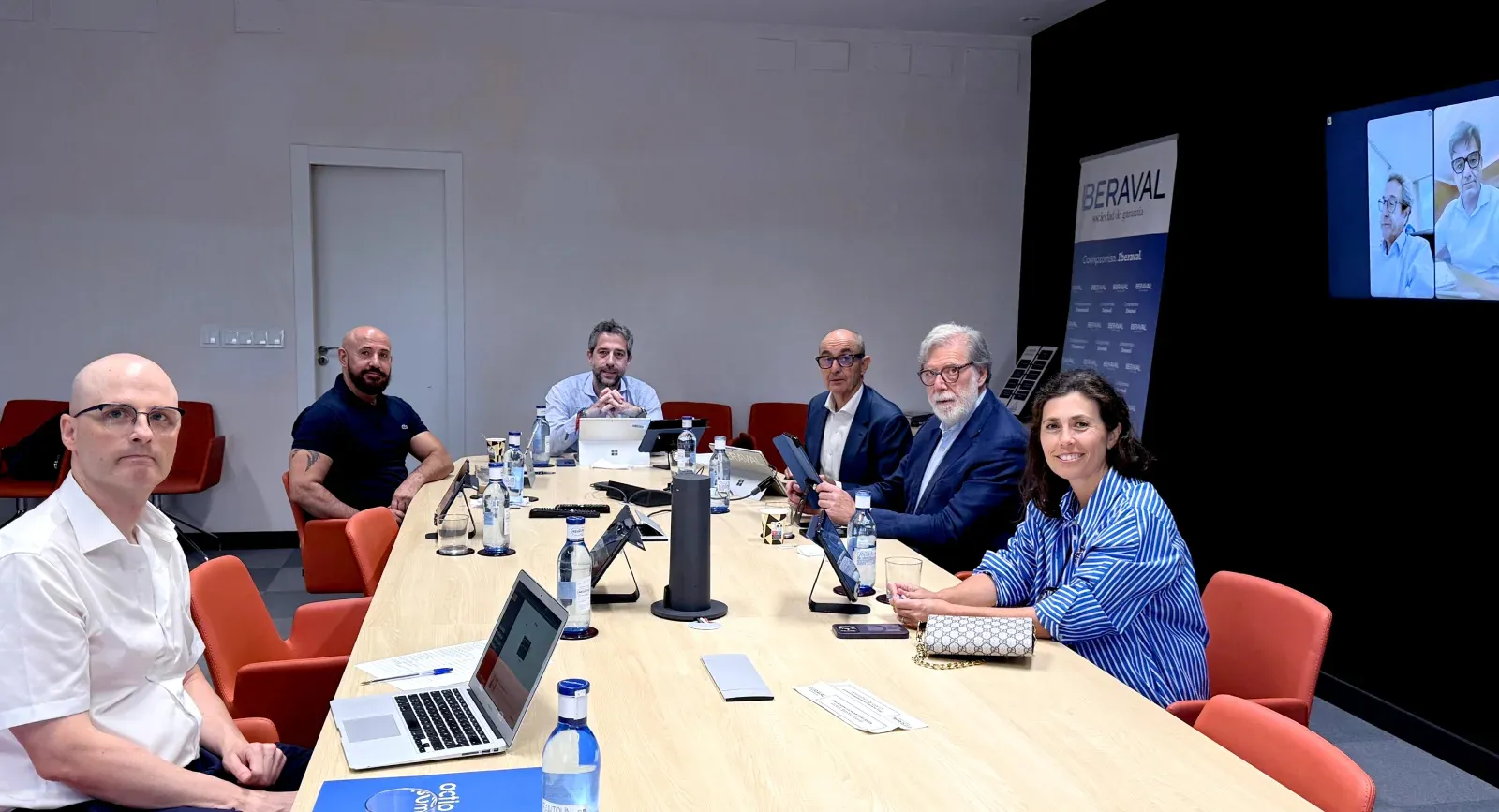 El presidente, César Pontvianne, junto al resto de consejero y secretario del Consejo de Administración de Iberaval