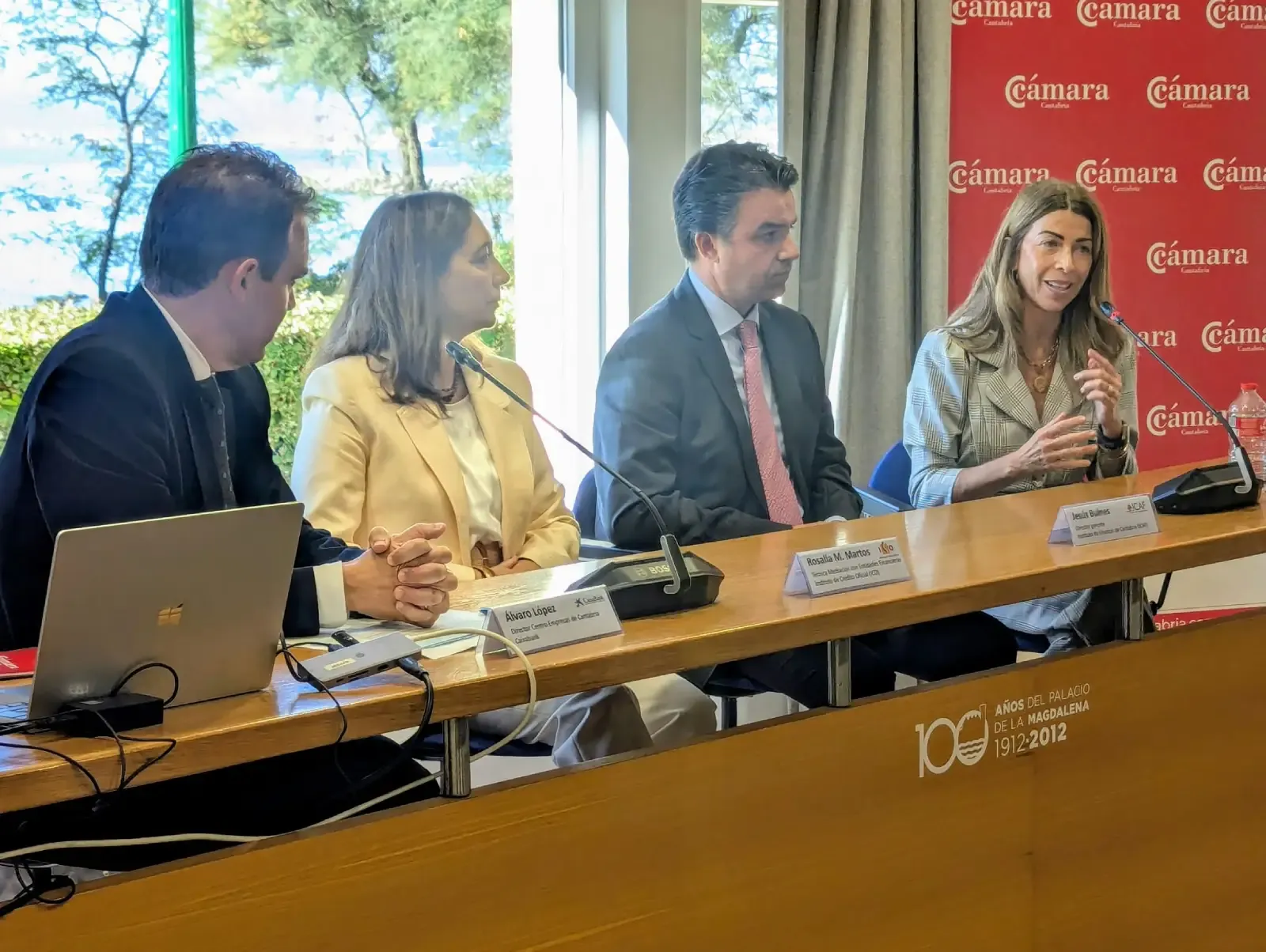 Sandra Martínez interviene durante la mesa redonda
