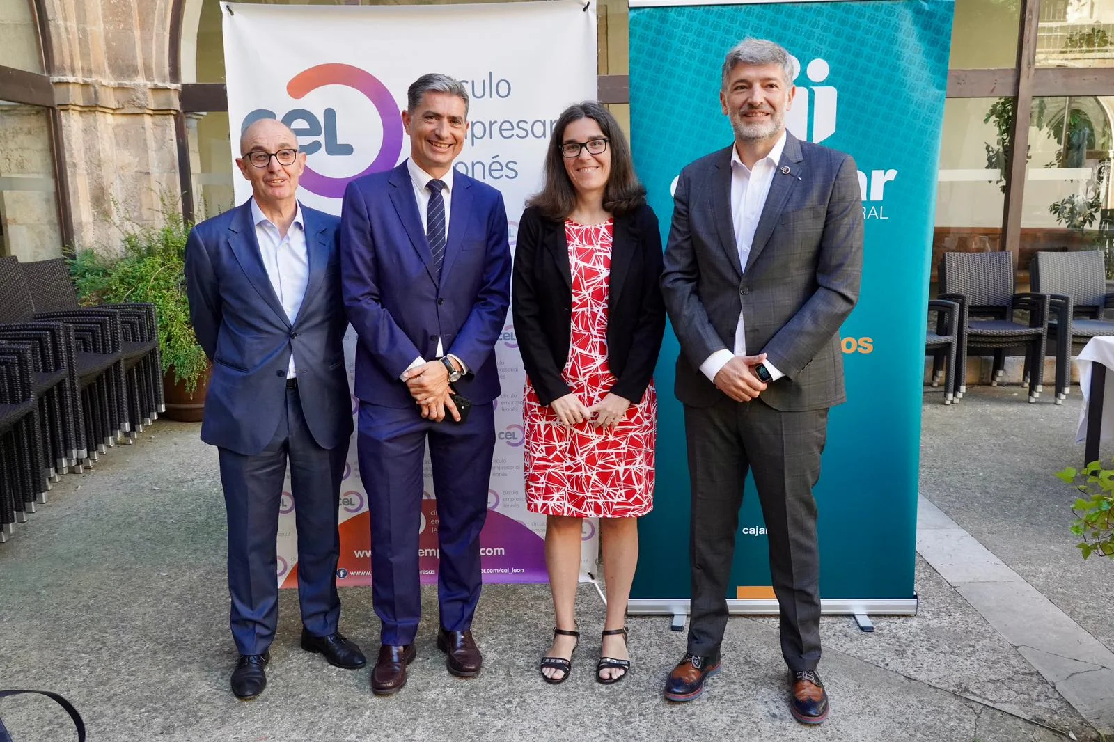 Pedro Pisonero, junto a los participantes en la jornada organizada por la CEL con el ICO