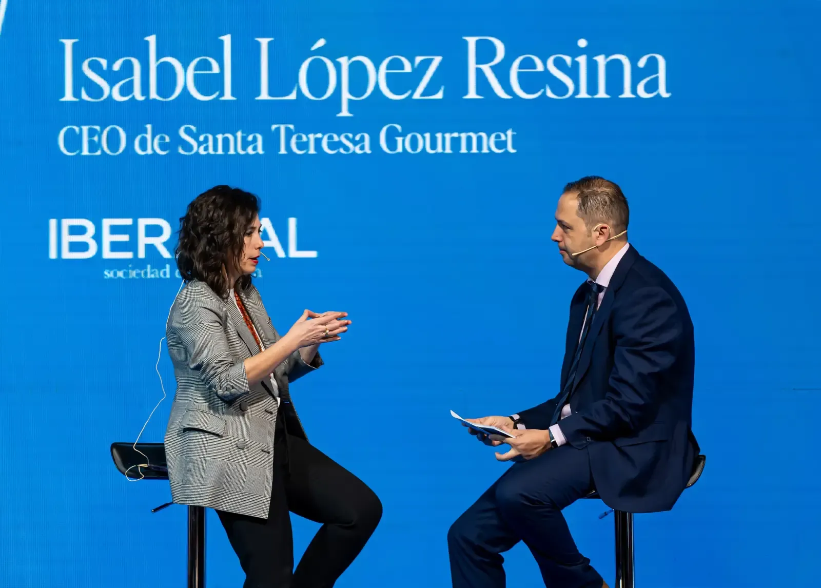 Isabel López Resina, durante la conversación con Iberaval