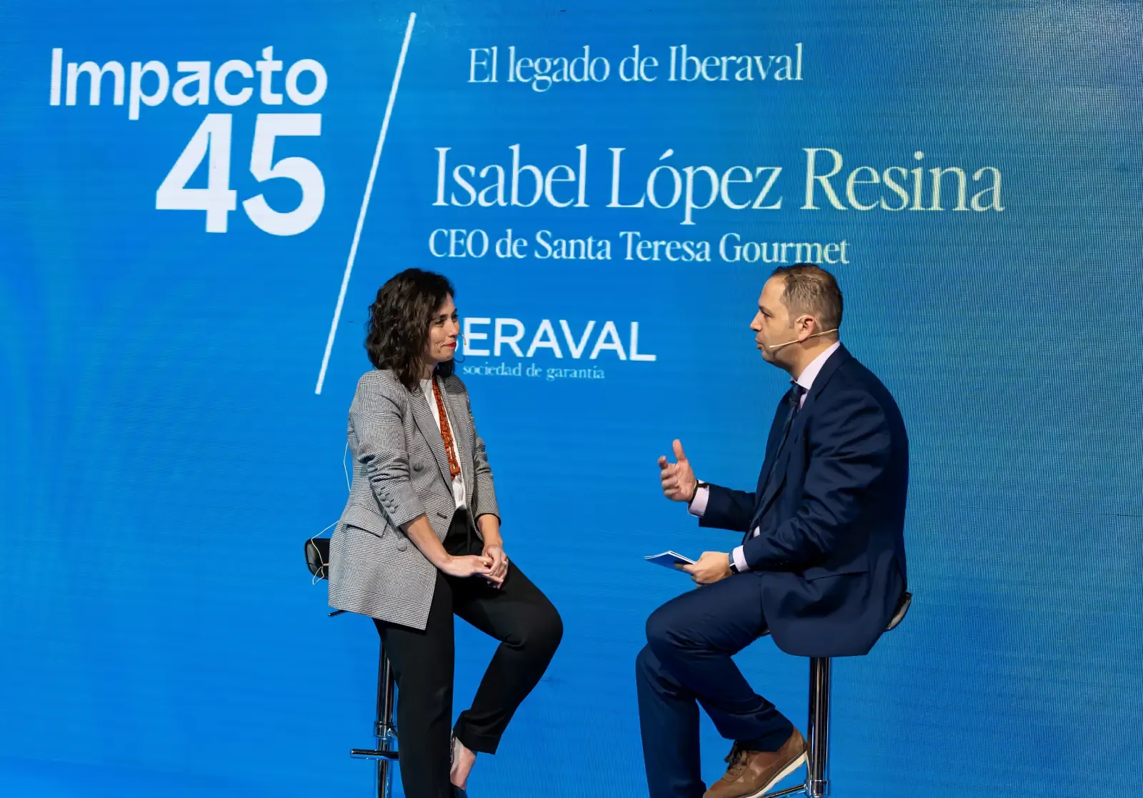 Isabel López Resina, durante la conversación con Iberaval