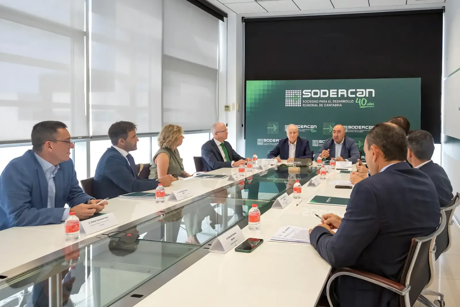 Reunión celebrada para la firma del convenio 