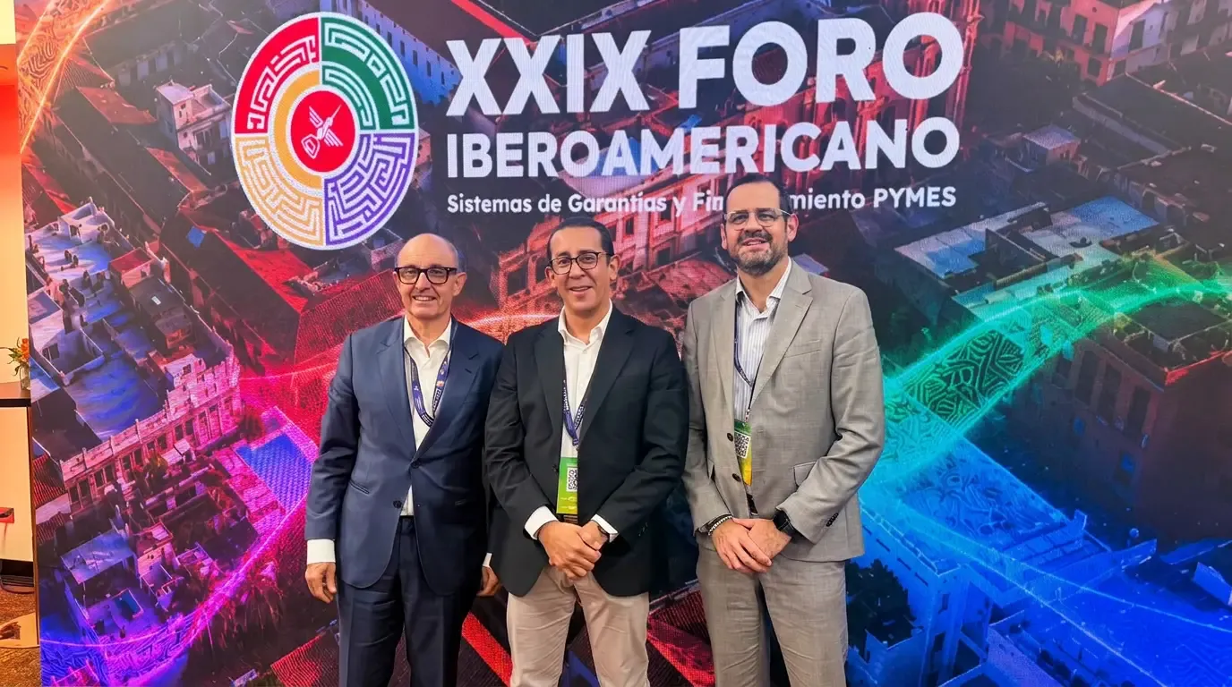 Pedro Pisonero con Francisco Olivares y Christian Schneider