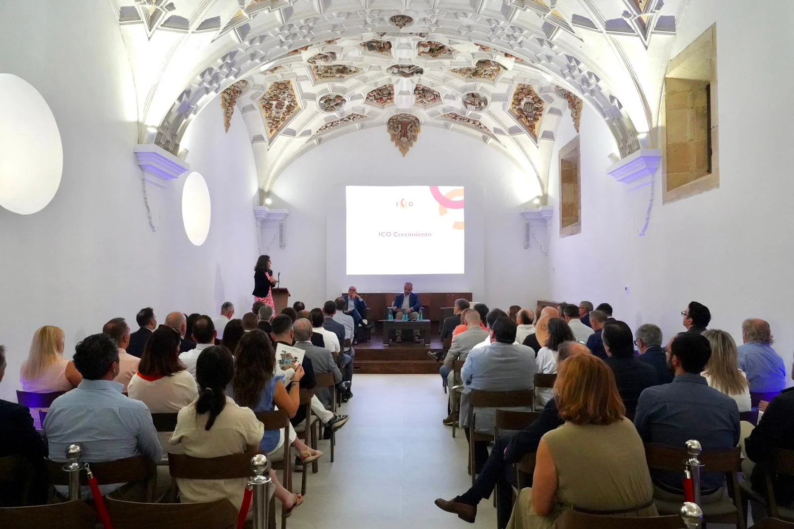 Asistentes al encuentro organizado por la CEL