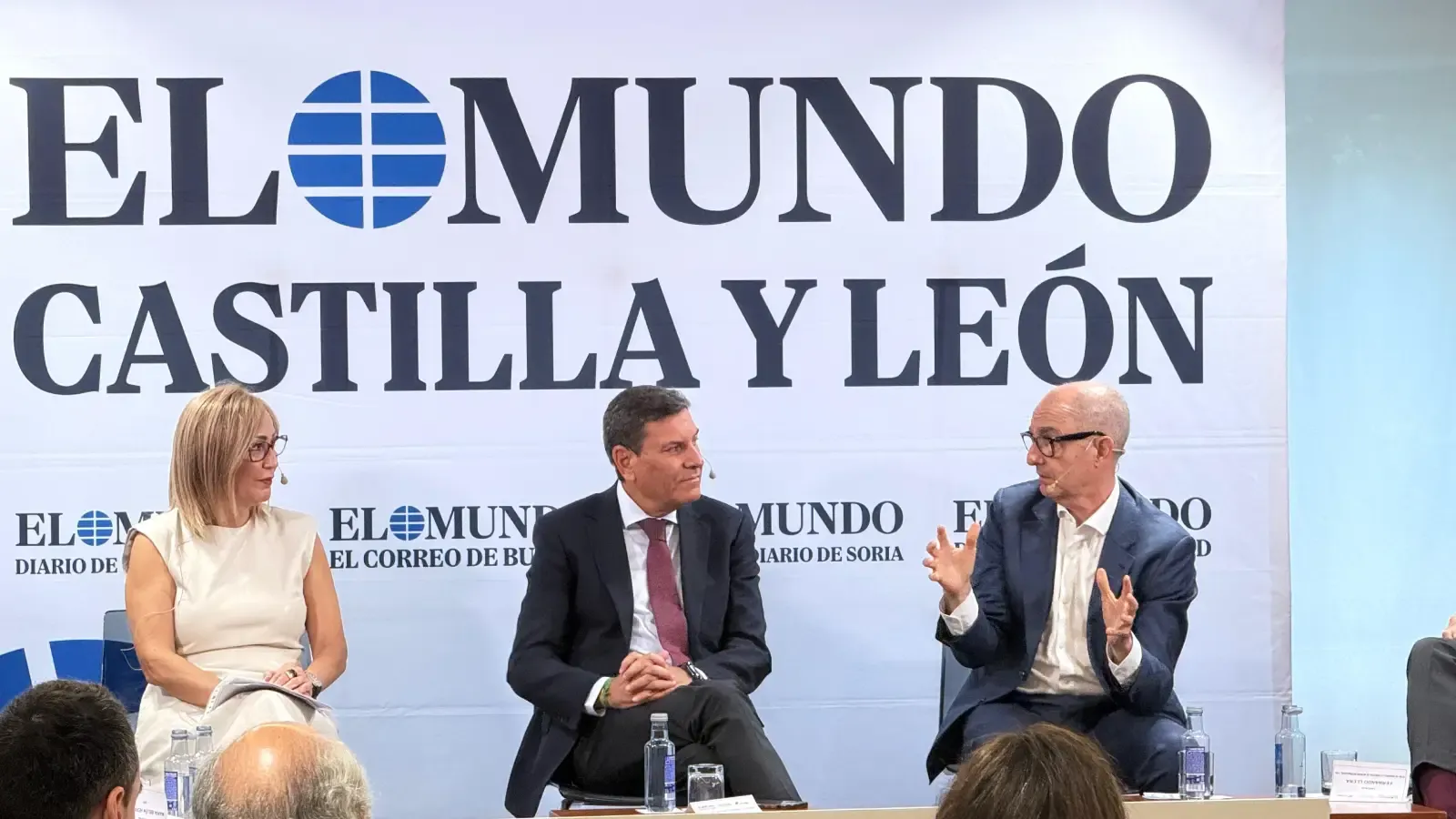 Pisonero se expresa, en presencia de Hernández y Fernández Carriedo