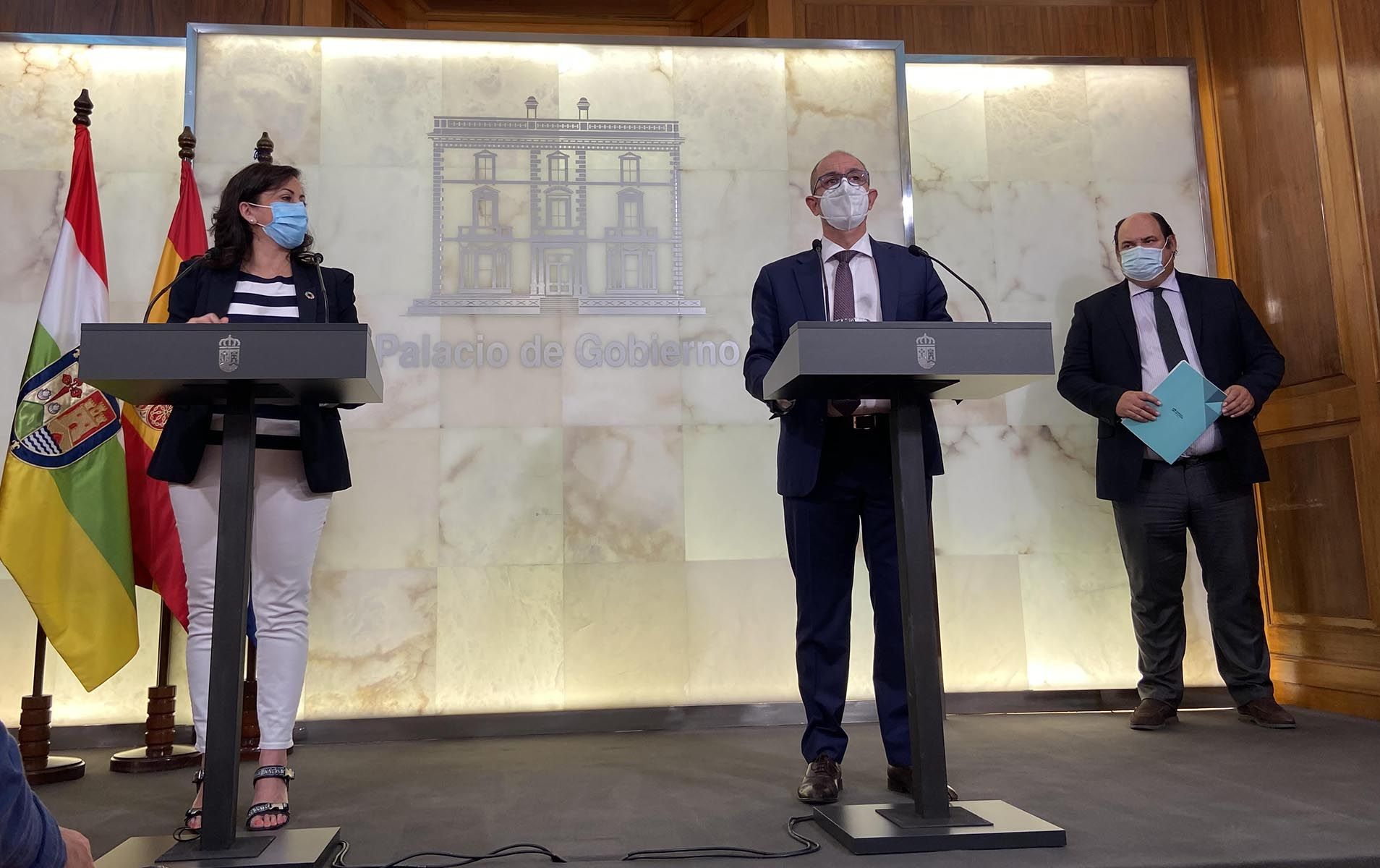 Iberaval y el Gobierno de La Rioja facilitarán 112 millones de euros en su línea de apoyo a la compra de la uva