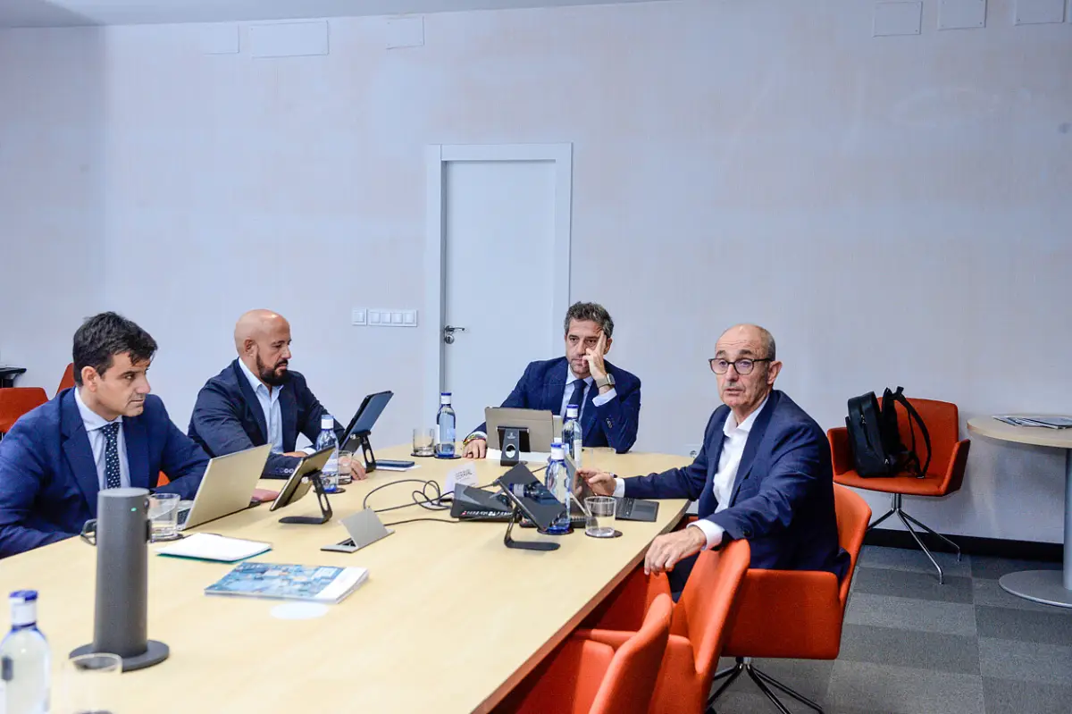 La industria encabeza durante 2024 la actividad financiada por Iberaval, que consolida su liderazgo en el sector de las garantías en España
