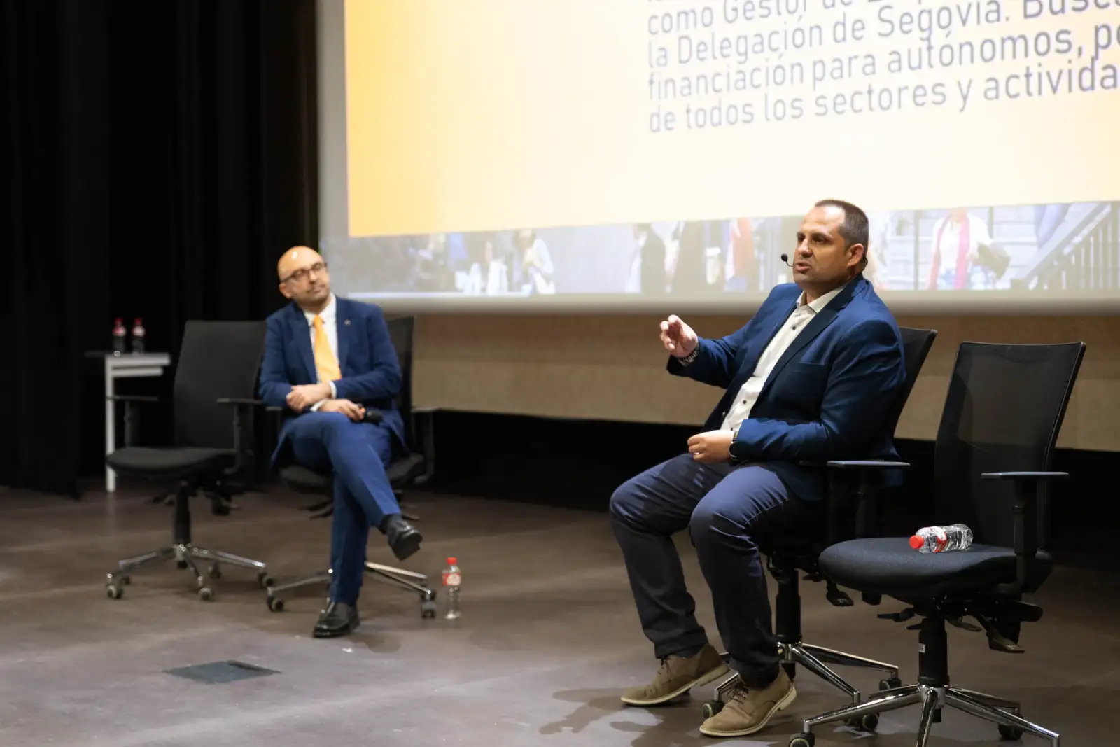 Roberto Herranz anima a los estudiantes de ADE en Segovia a apostar por sectores que les atraigan para «brillar sus mejores competencias»