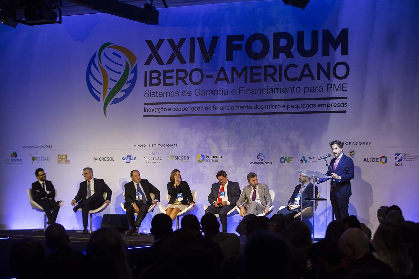 César Pontvianne, durante su intervención en el Foro