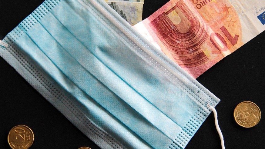Mascarilla y dinero Mascarilla y dinero