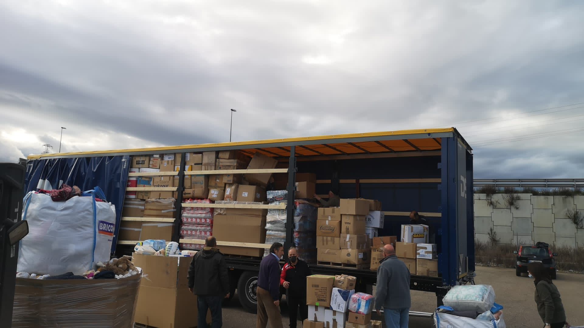 Camiones cargados desde Valladolid, con destino a Ucrania