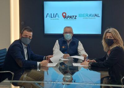 Iberaval facilita financiación para operaciones de traspaso o adquisición de licencias de taxis y compra de vehículos eléctricos en Zaragoza