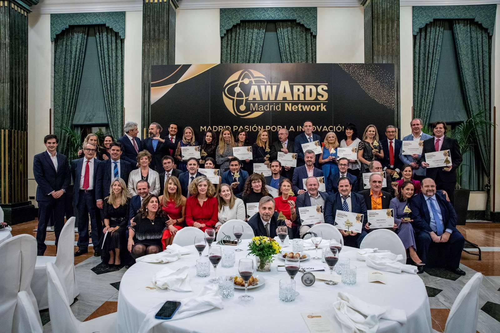 El conjunto de los premiados en los Madrid Network Awards