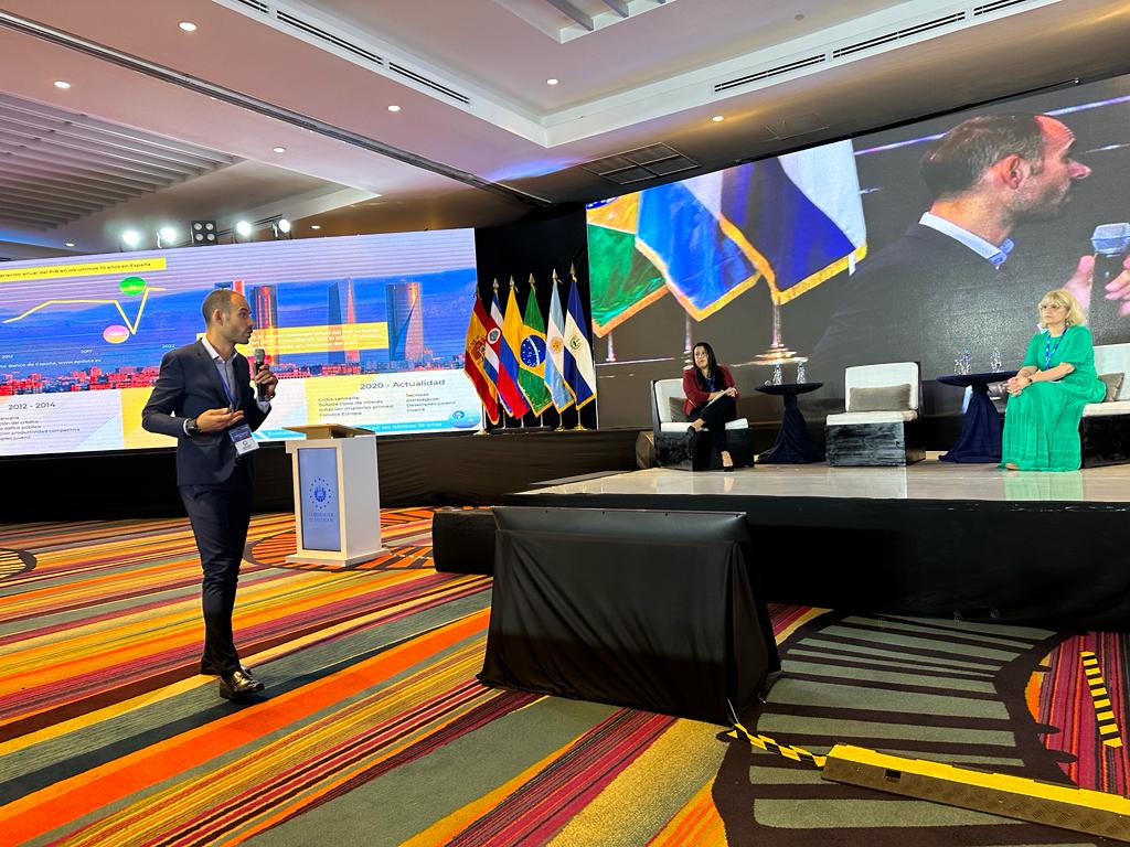 Rafael Valderrey, durante su intervención