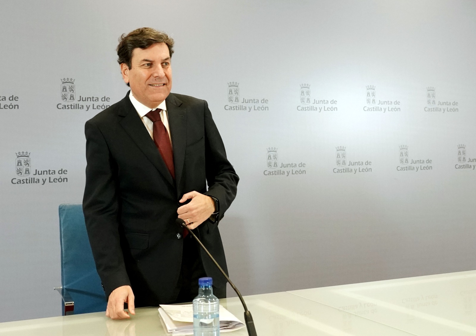 Consejo-22-dic-2022-02 El consejero Carlos Fernández Carriedo comparece ante los medios tras el Consejo de Gobierno