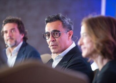 Las empresas solicitan mayor respaldo a la banca en sus primeros pasos y menor presión a las administraciones