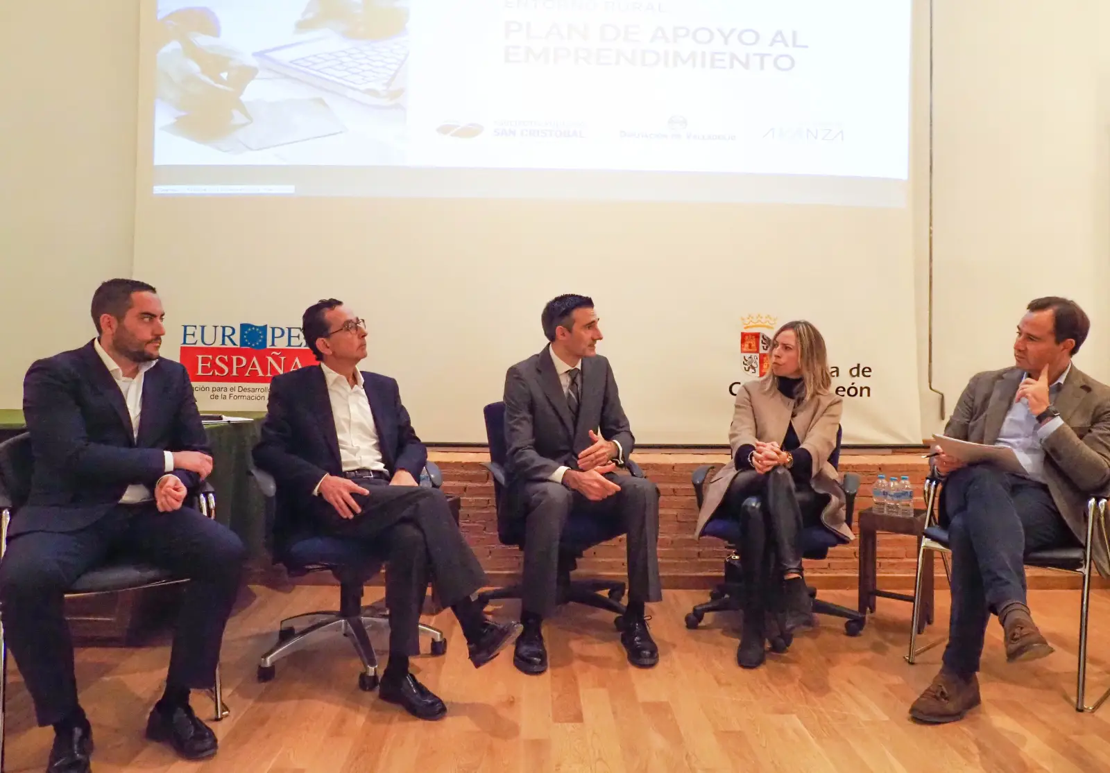 Participantes en la mesa redonda