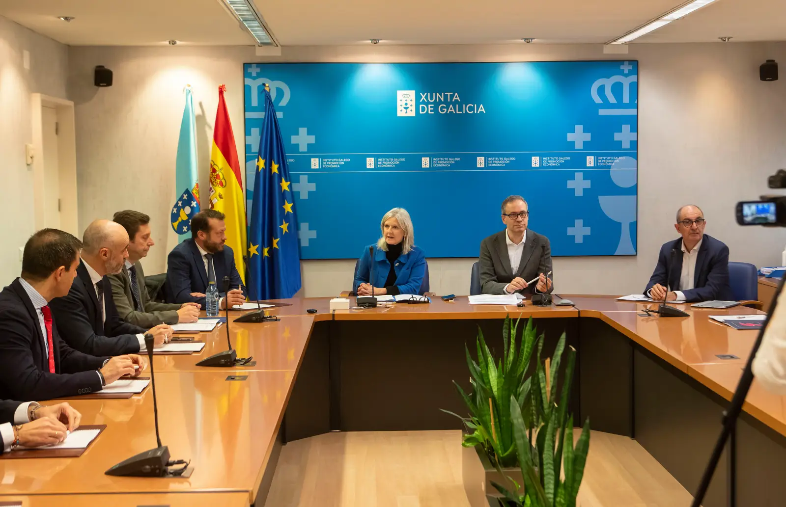 Pedro Pisonero, entre otros, en la firma del acuerdo con IGAPE