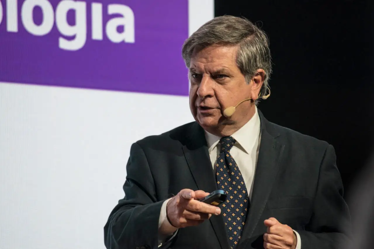marcos-urarte El consultor Marcos Urarte, en una de sus múltiples charlas, una de las últimas, en Valladolid