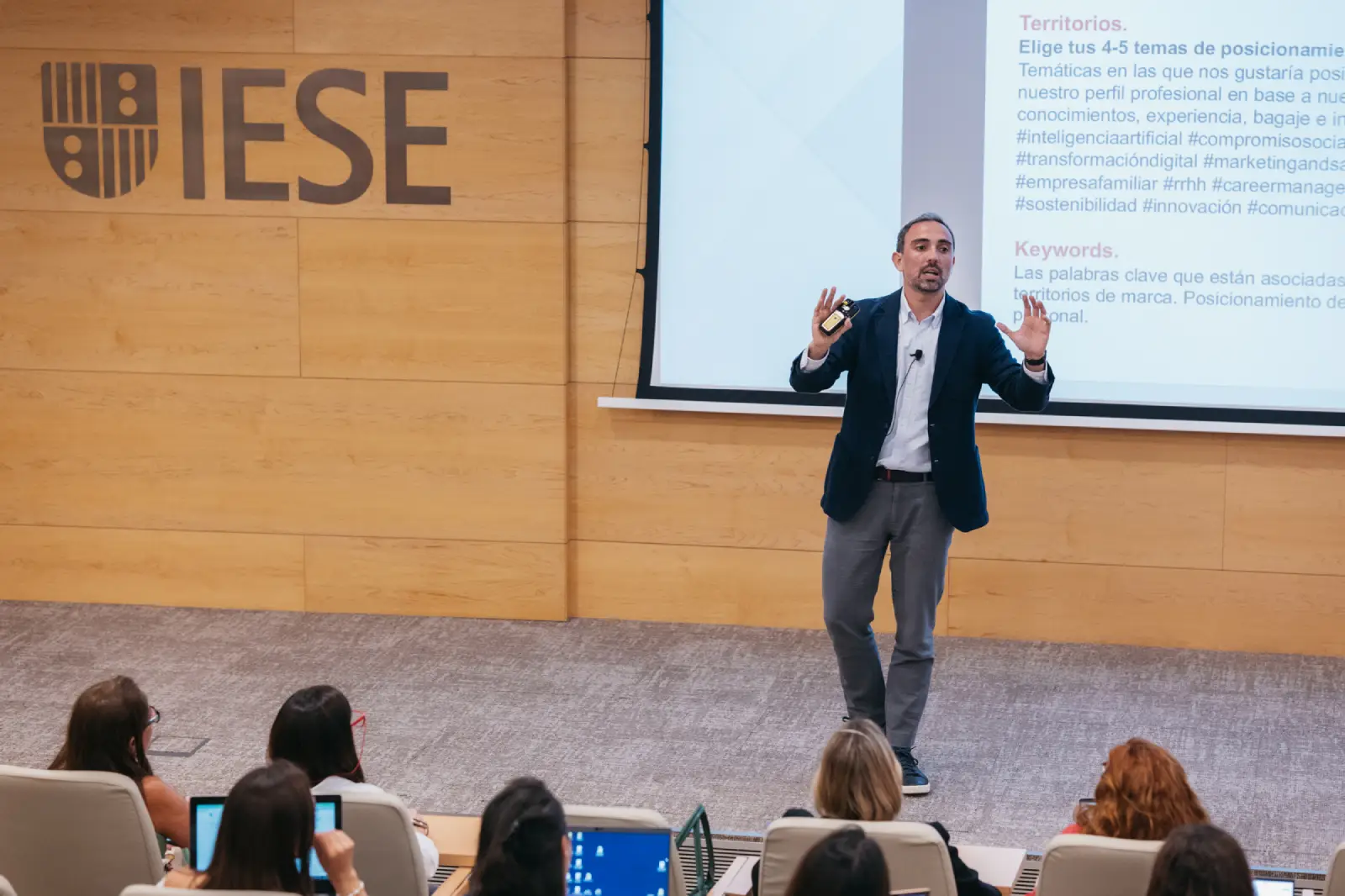alberto-chinchilla-universidad Alberto Chinchilla, durante una formación en el IESE