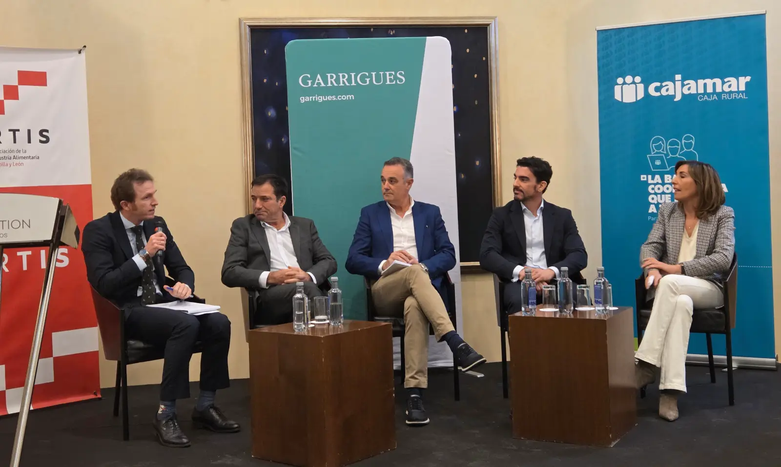 Mesa redonda sobre crecimiento en el sector agroalimentario