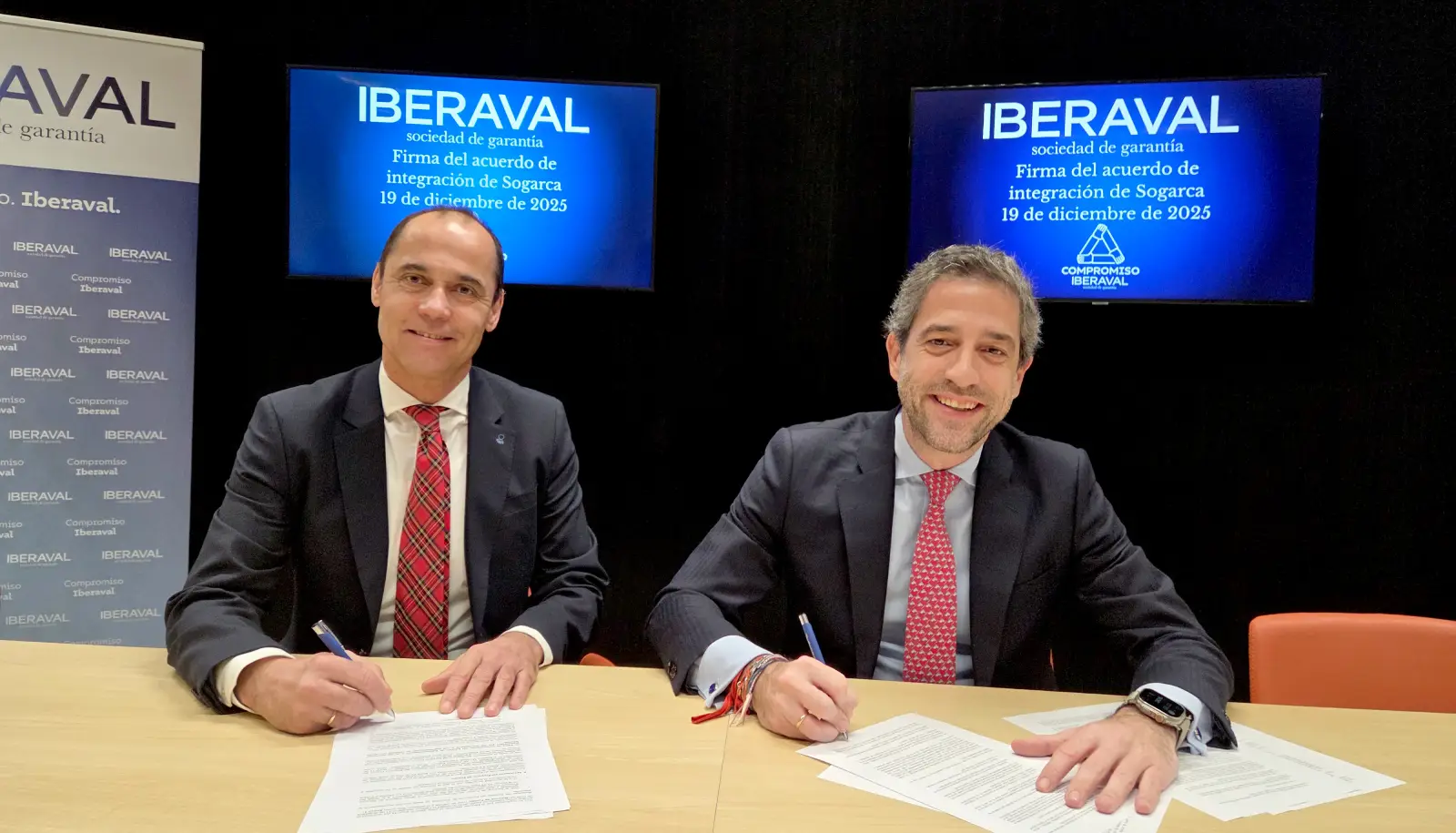 Firma de la escritura de fusión entre Sogarca e Iberaval