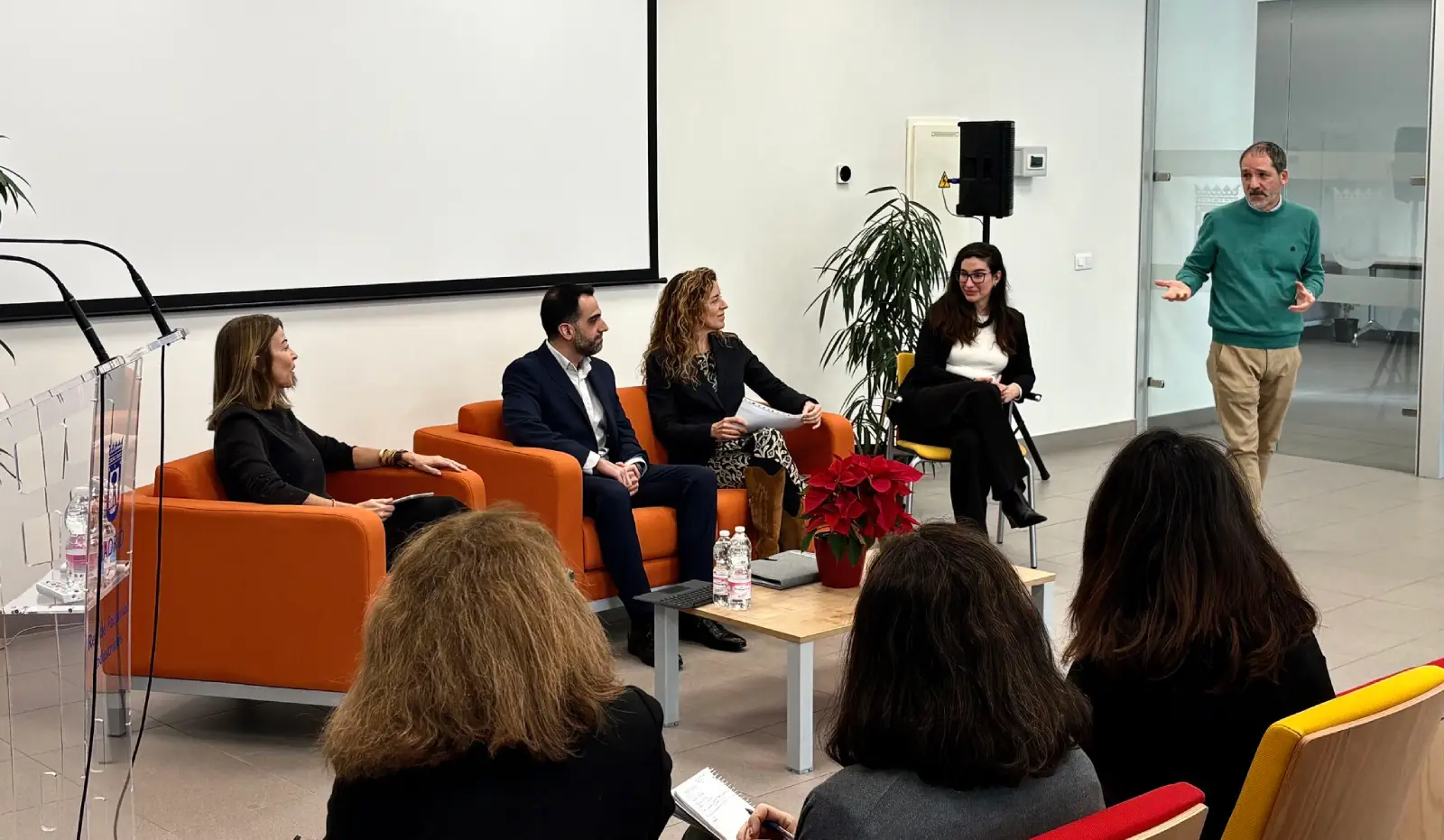 Participantes en la mesa redonda